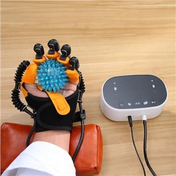 Équipement de physiothérapie des mains domestique après un AVC